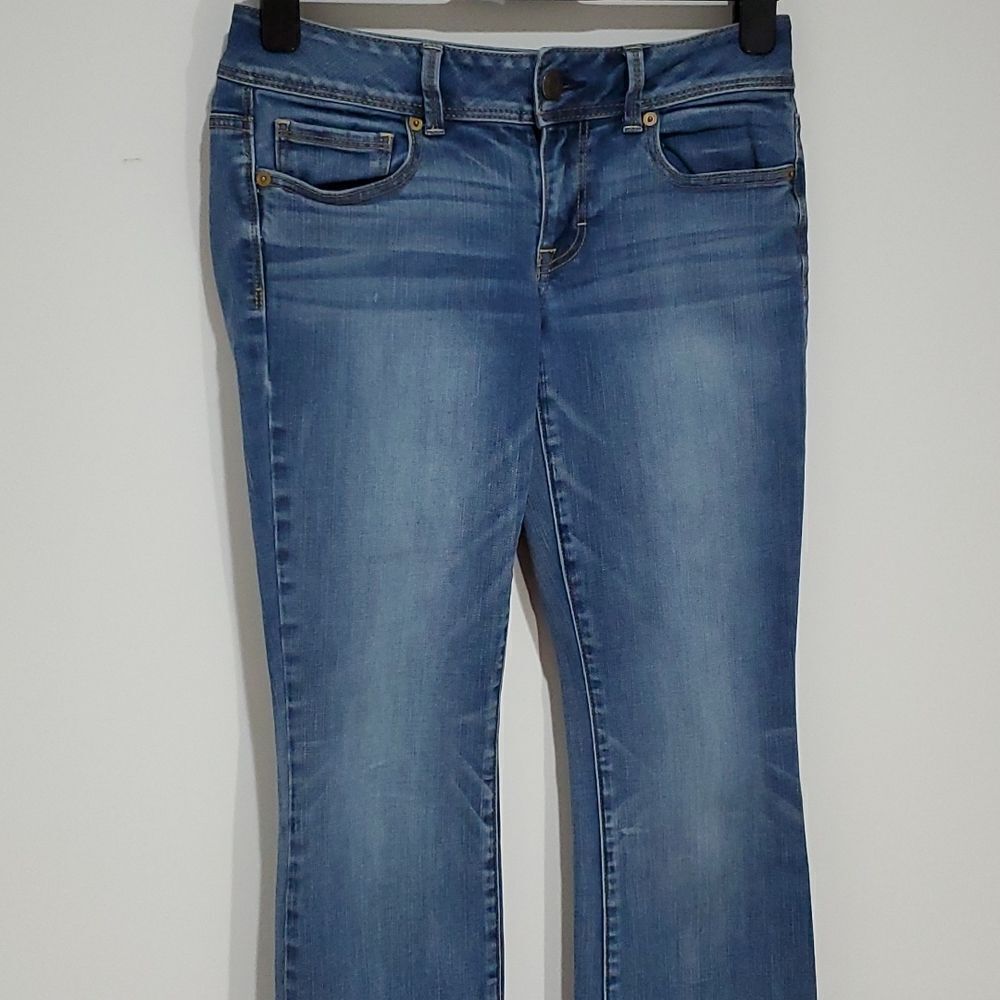 American Eagle 30x33 size 6 boot cut jeans